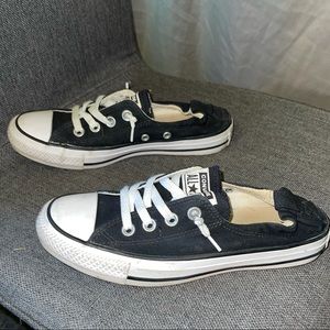 Converse: black.